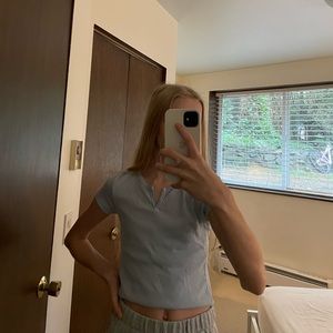 Brandy Melville t-shirt